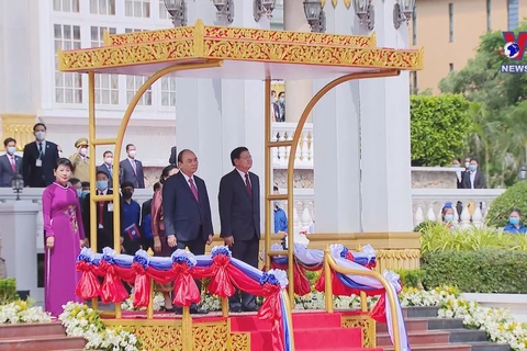 越南国家主席阮春福对老挝进行正式友好访问