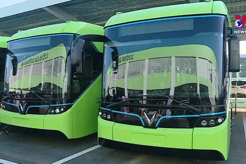 河内开通首条电动公交线路 创建绿色文明城市