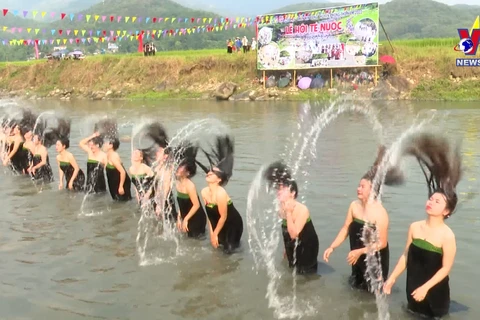 白泰族同胞的新年洗头节——莱州省特色习俗