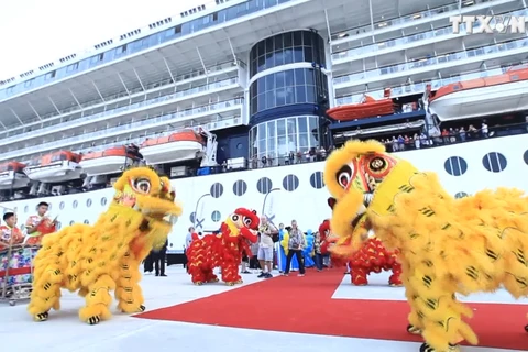 广宁省鸿基国际客运港迎接首个国际游轮