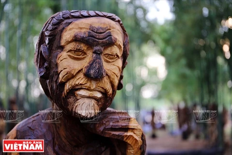 西原文化中的木制雕像