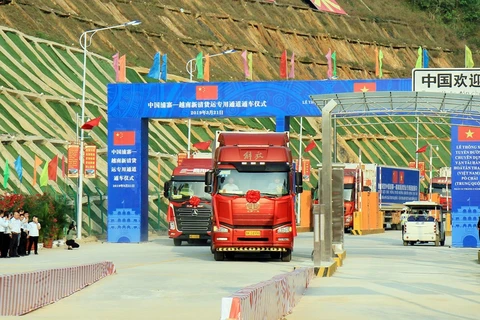 越南新青—中国浦寨货运专用通道正式通车