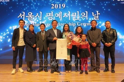 首位越南公民被授予“首尔市荣誉市民”证书