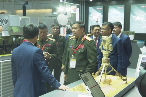 越南出席2023年泰国国防安全展
