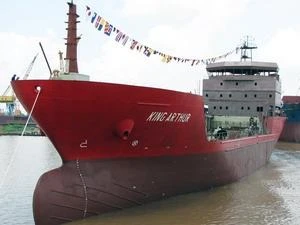 白藤造船工业总公司向意大利客户转交专运乙烯船