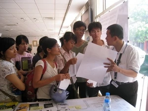 越南留学生在法国（来源：internet）