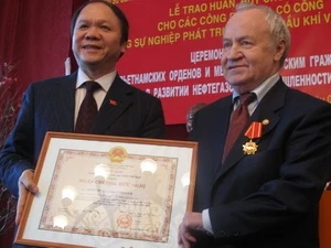 俄罗斯联邦科学技术学院前主席 Boris Nikitin 获得友谊勋章