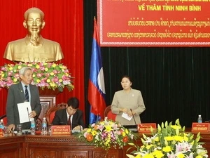 老挝国会主席巴妮·亚陶都访问宁平省