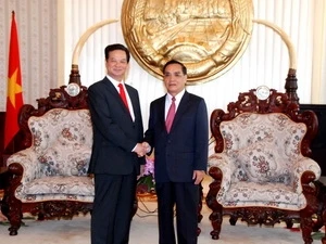 政府总理阮晋勇对老挝进行正式友好访问