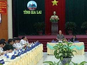 国会主席阮生雄接触得乐省少数民族选民
