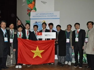 越南学生参加第五十三届国际数学奥林匹克竞赛 