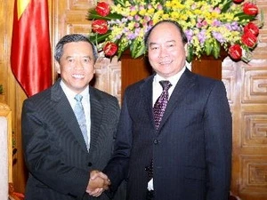 越南与老挝优先发展人力资源合作