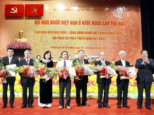 第二届旅居海外越南人会议在胡志明市落下帷幕