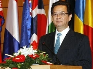 越南政府总理阮晋勇在第21届东盟峰会发表讲话
