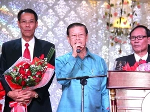 老挝政府副总理在会上发表讲话