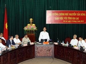 越南政府总理阮晋勇在会议上发表讲话