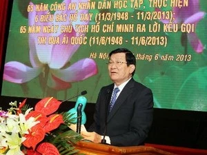 越南国家主席张晋创：人民公安力量应继续落实好胡伯伯6条教导