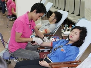 越南积极响应“世界献血者日”活动