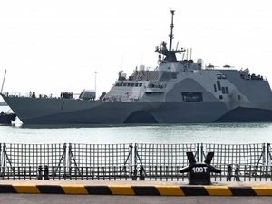 新加坡与美军海军举行年度海上联合军演