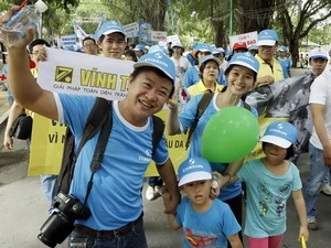 越南胡志明市举行为橙毒剂受害者募捐慈善活动