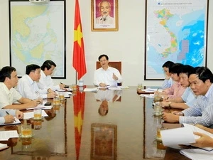 阮晋勇总理同富寿省主要领导干部举行工作会谈