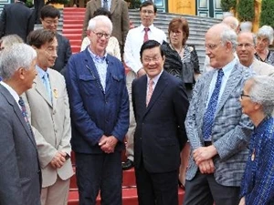 越南国家主席张晋创同国际科学家会面