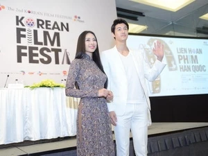 韩国著名男演员李基宇和越南女演员吴青云成为本次电影节的使者