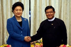 中国国务院副总理刘延东与缅甸副总统年吞