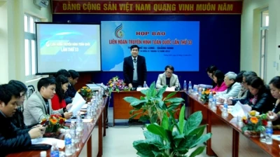 越南全国电视联欢会组委会在12月16日举行的新闻发布会