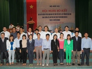 越南政府总理阮晋勇和青年代表