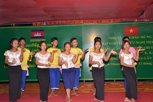 越柬青年的一个文艺交流节目