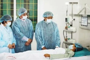 河内市委书记范光毅看望慰问肾移植手术患者