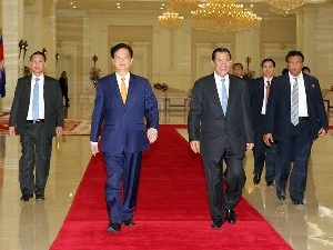 越南政府总理阮晋勇与柬埔寨首相洪森