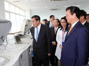 越南政府总理阮晋勇和柬埔寨首相洪森探访大水镬—金边医院