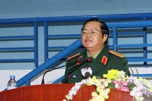 越共中央委员、中央军委常务委员、越南人民军总参谋长、国防部副部长杜伯巳上将