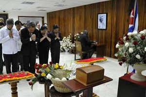 越南最高人民法院院长吊唁古巴女英雄梅尔巴