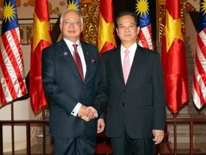 越南政府总理阮晋勇与马来西亚总理纳吉布