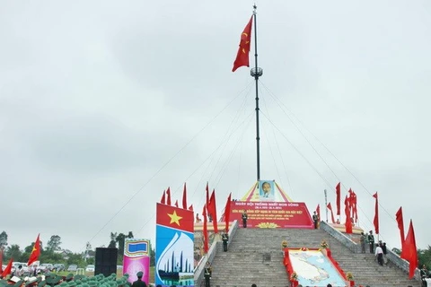 越南广治省隆重举行国家统一升旗仪式