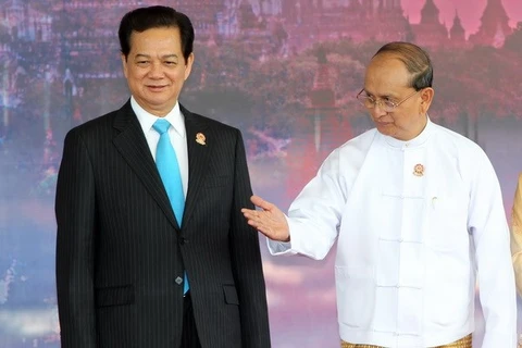 越南政府总理阮晋勇会见缅甸总统 