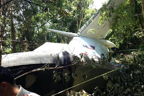 老挝一架军机坠毁