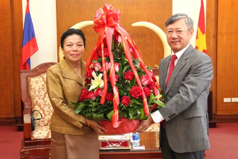 老挝代表团前往越南驻老挝大使馆庆祝越南国庆69周年