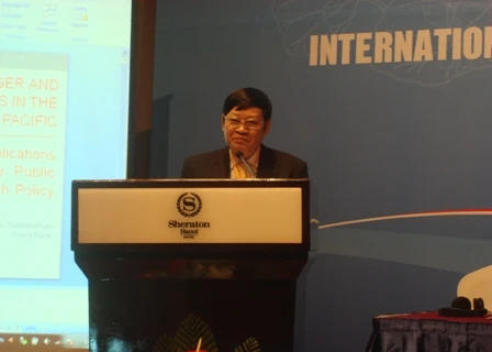越南卫生部副部长阮曰进先生在会议开幕式上发表讲话