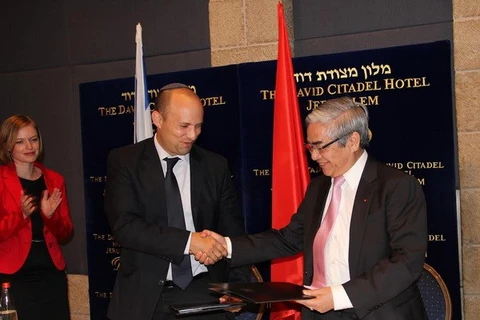 越南科学技术部部长阮军与以色列经济部部长贝内特