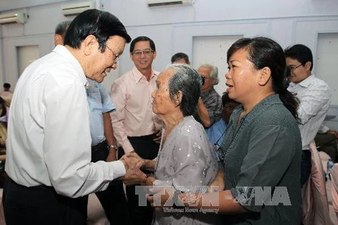 越南国家主席张晋创接触胡志明市选民