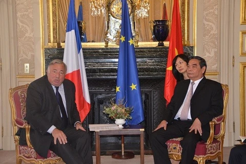 法国政府注重多边外交政策大力促进与越南的合作关系