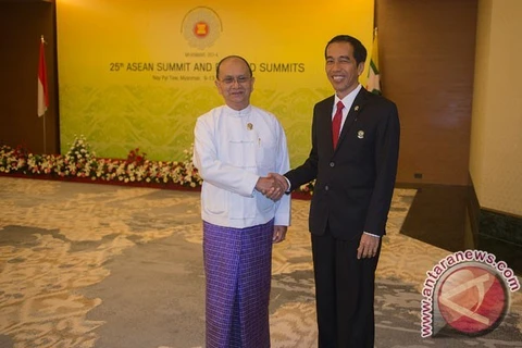 印度尼西亚总统佐科·维多多会见了缅甸总统吴登盛