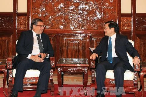 越南国家主席张晋创与智利驻越大使费尔南多·何塞