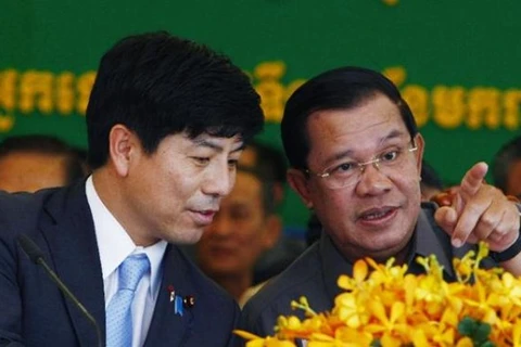 柬埔寨首相洪森在竣工仪式上