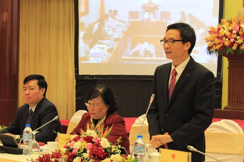 越南政府副总理武德澹在会上致辞