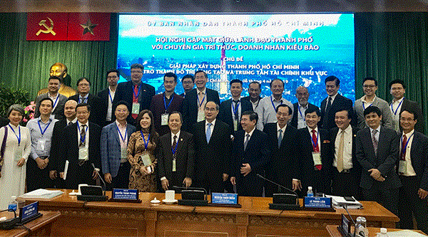 Empresarios e intelectuales vietnamitas en Ultramar comparten ideas para construir Ciudad Ho Chi Minh